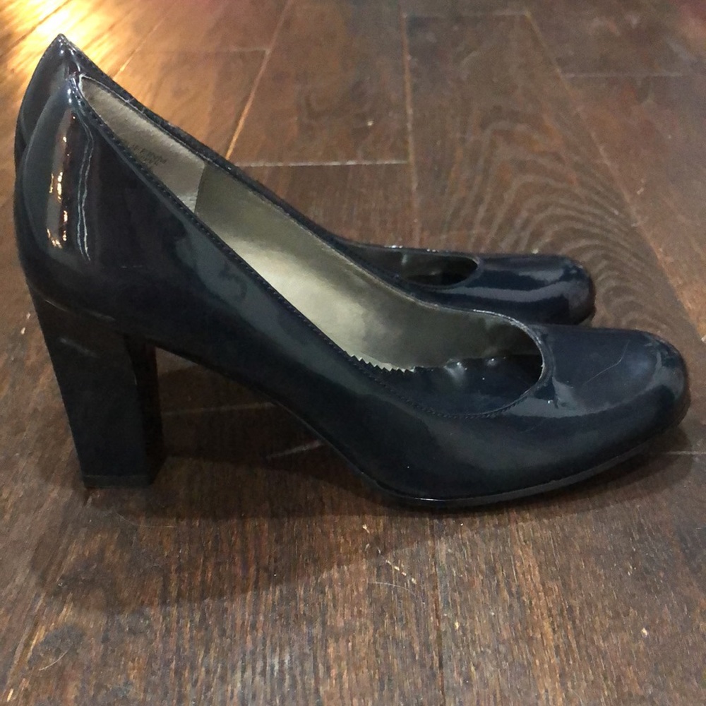 Anne Klein Size 8 Black Heels
